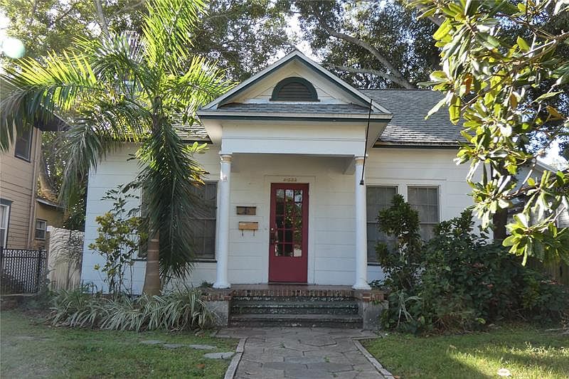 1st image of 222 11th Ave NE