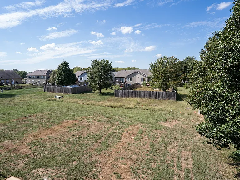 917 Eagle Ridge Dr — Photo 38