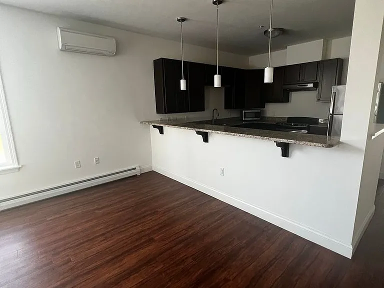 147 Bayberry Cir — Photo 8