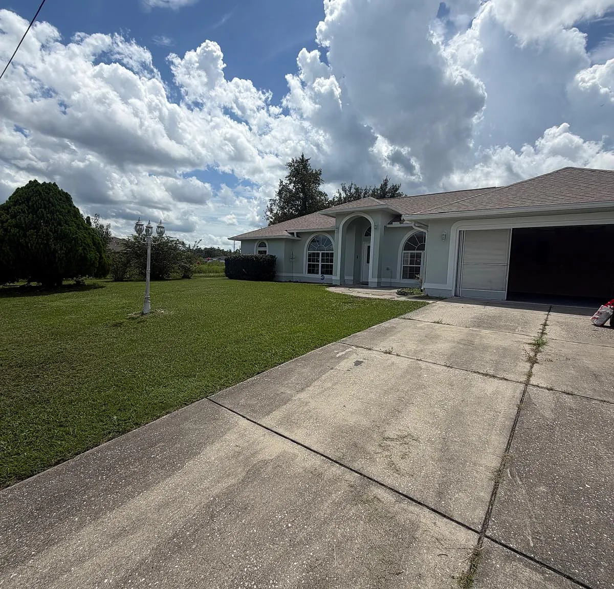 3 bed, 1871 sqft, $1,900 — Photo 1