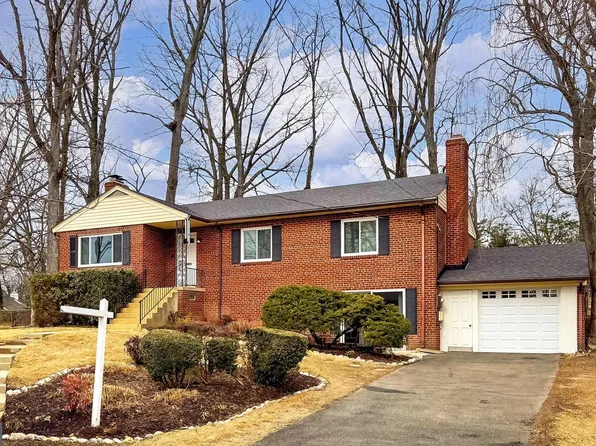 6308 Anneliese Dr, Falls Church, VA 22044