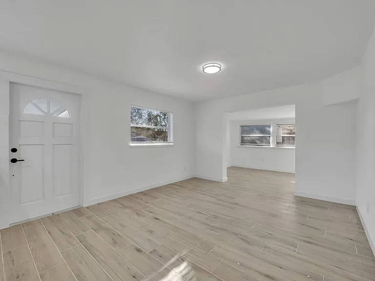 1224 Helen St — Photo 15