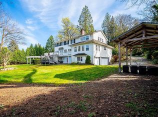 21489 Cherry Pl, Maple Ridge, BC V2X4L5