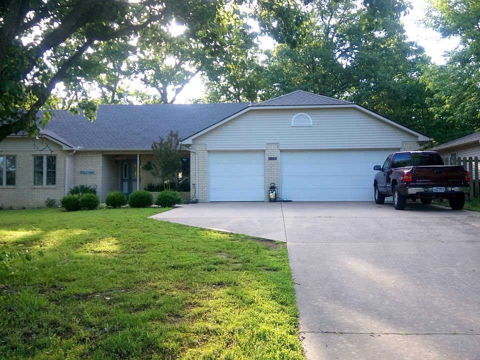 1st image of 21898 Meadow Wood Dr
