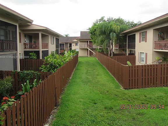 4th image of 11279 N Kendall Dr APT K210