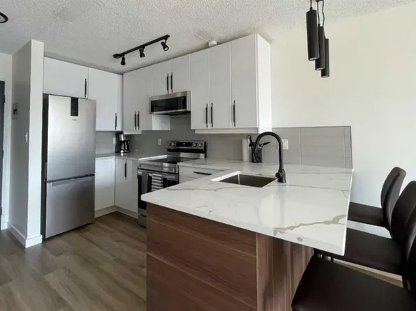 340 N 14th Ave SW #703, Calgary, AB T2R 1H4