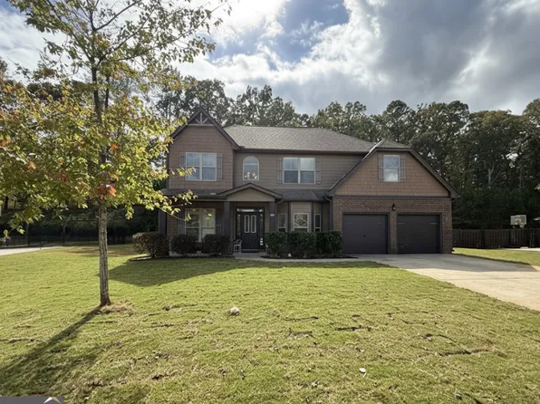 310 Savannah Dr, Senoia, GA 30276