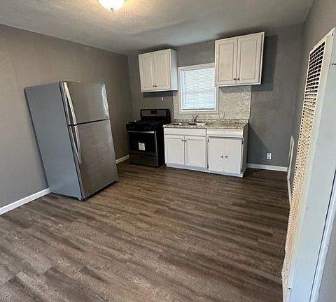 3rd image of 305 5th Ave