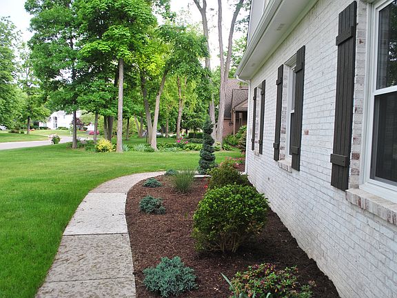 3rd image of 25939 Edinborough Cir