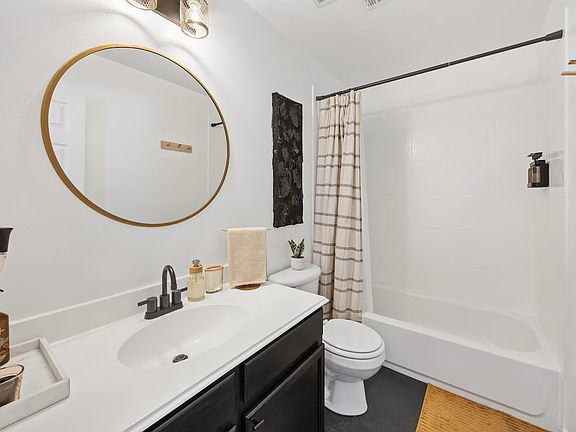 4th image of 3987 Fernando Dr