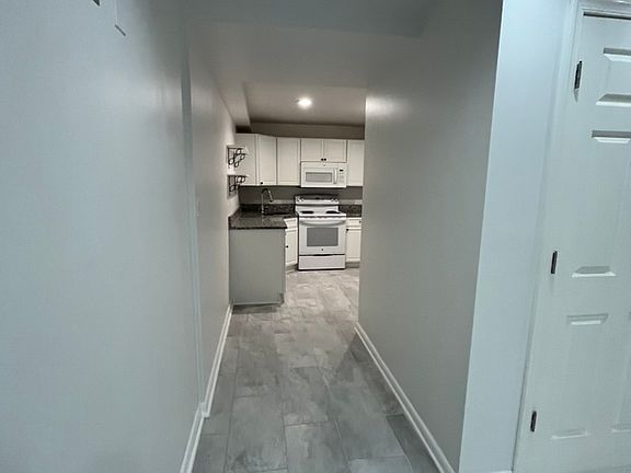5th image of 1106 Landerset Dr