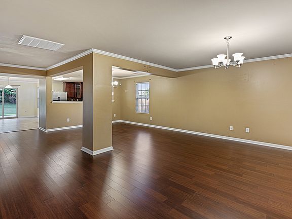 3rd image of 213 Laramie Cir NW