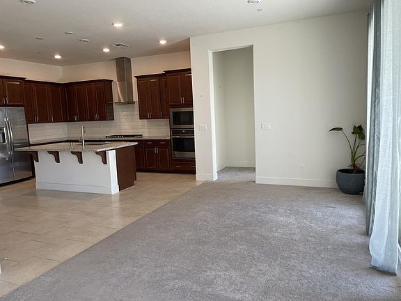 Kitchen & Dining room