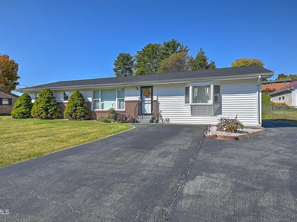 159 Warren St, Fall Branch, TN 37656