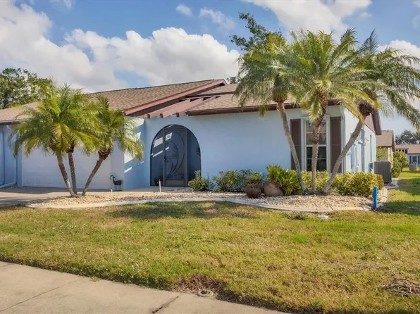 610 Apple Ln, Englewood, FL 34223