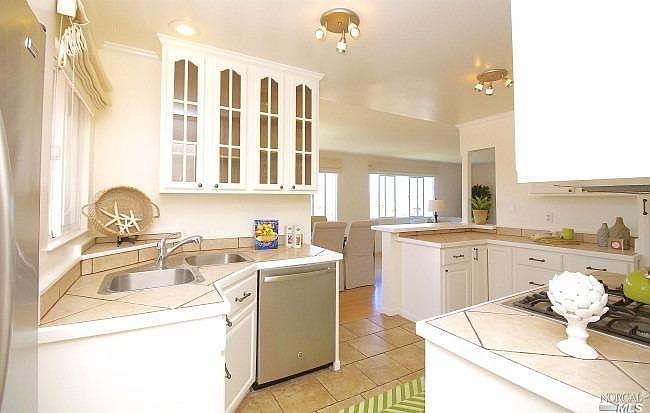 1st image of 628 Manzanita Ave