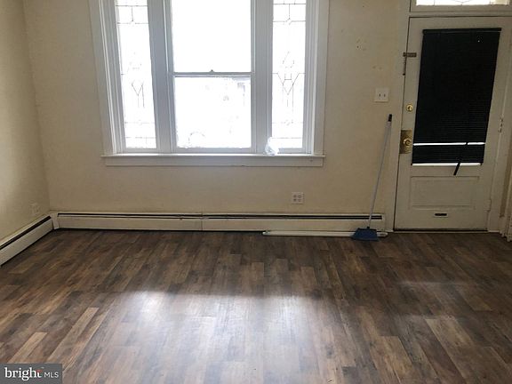 3rd image of 817 Guilford St