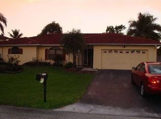 15847 Waverly Mnr, Davie, FL 33331