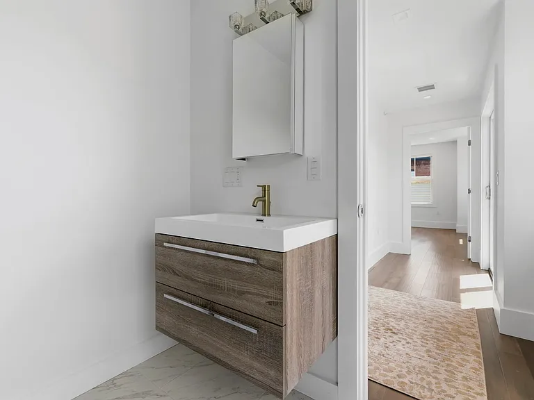10 Spring Garden St #3 — Photo 25