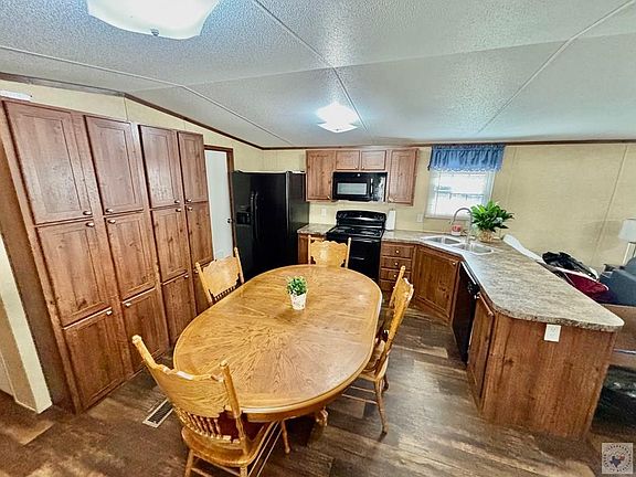 3rd image of 8642 Tennessee Rd