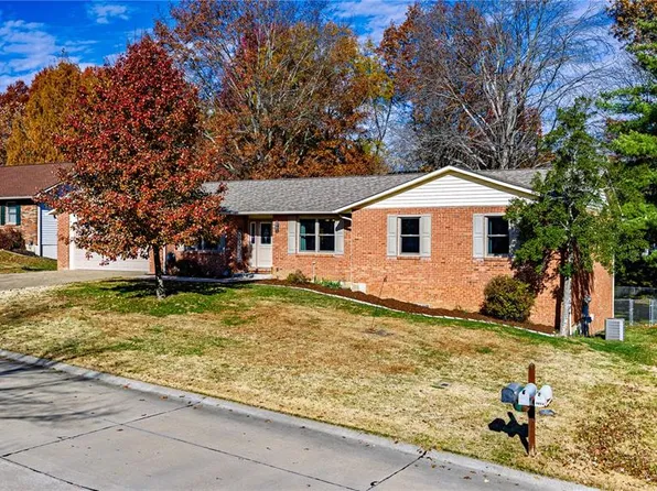 3818 Eagle Ridge Dr, Cape Girardeau, MO 63701