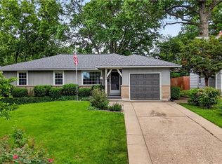 1965 W 73rd St, Prairie Village, KS 66208