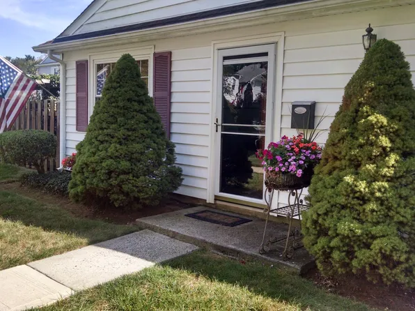 126 Kingsley Way, Freehold, NJ 07728