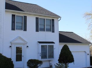 24 Ovelton Ave, Stewartstown, PA 17363