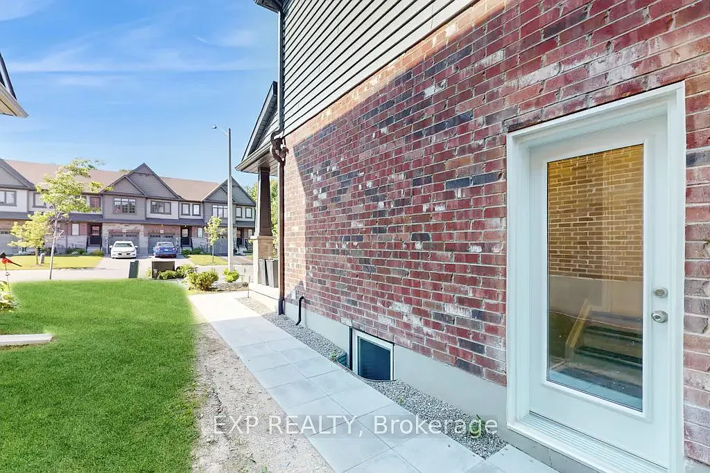 3 bed, $2,300 — Photo 2