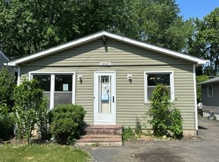1228 Idlewild Dr, Round Lake Beach, IL 60073