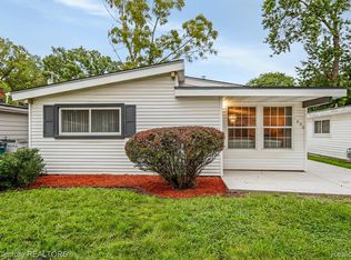 1202 E Maxlow Ave, Hazel Park, MI