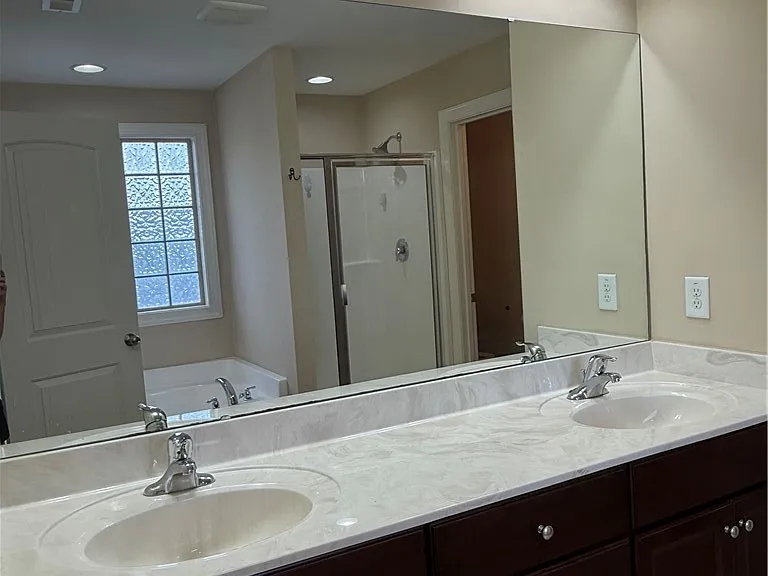 726 Century Dr — Photo 24