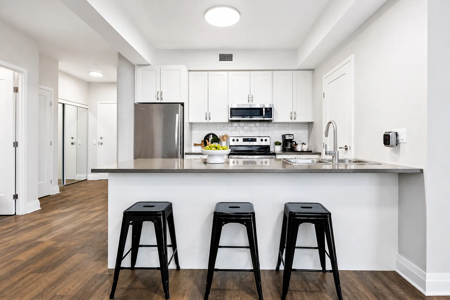 Riviera Suites — Photo 4