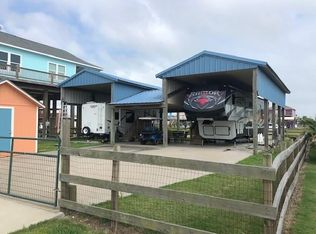 1102 Chapmans Poin, Pt Bolivar, TX 77650