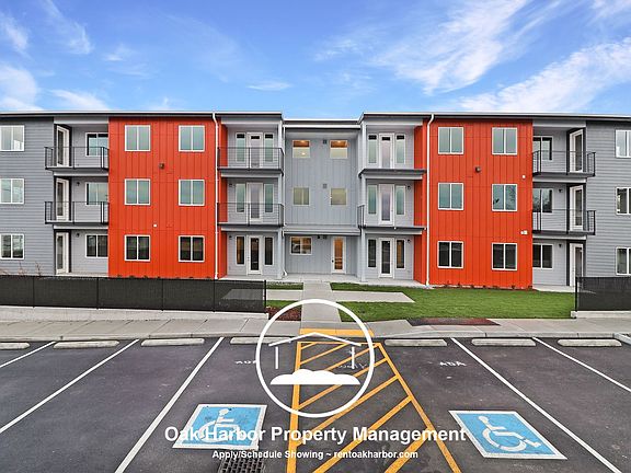 2nd image of 435 SE Barrington Dr #308