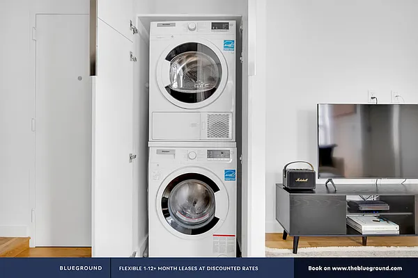 Rented by The Blueground | media 25