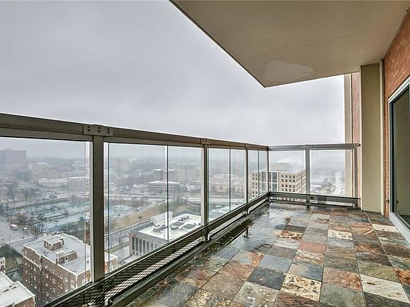 2nd image of 121 W 48th St APT 1702