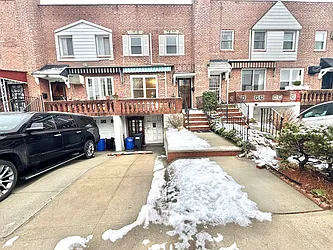 28-25 Hobart Street, #1