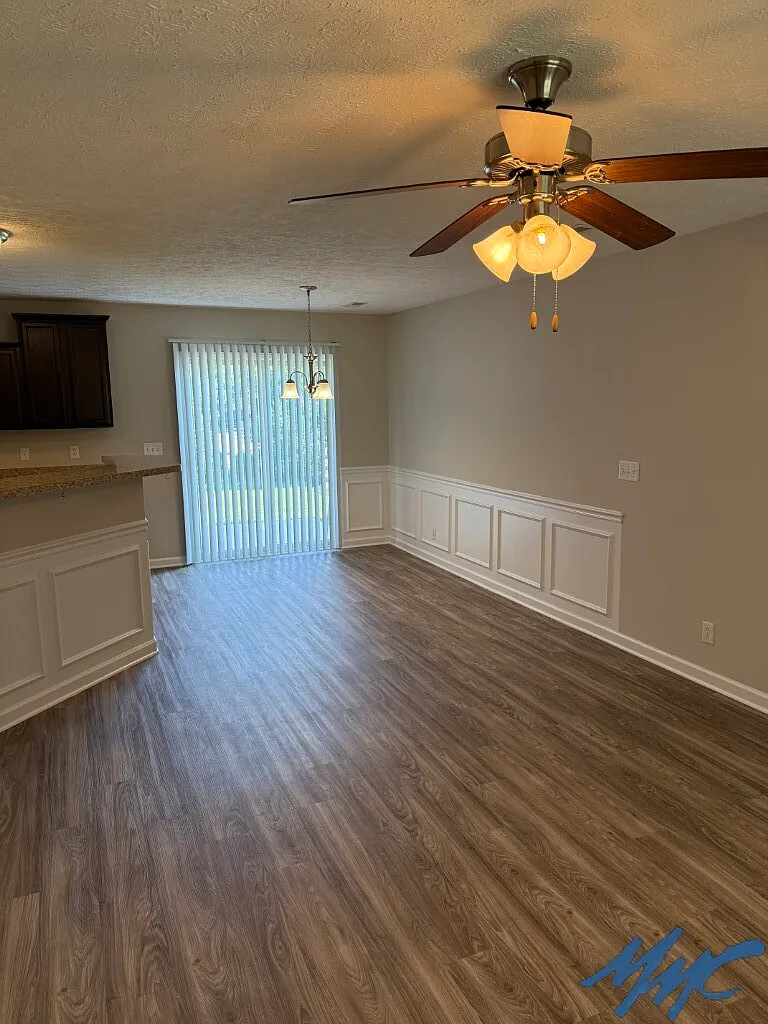 3 bed, 2.5 bath, 1393 sqft, $1,950 — Photo 2