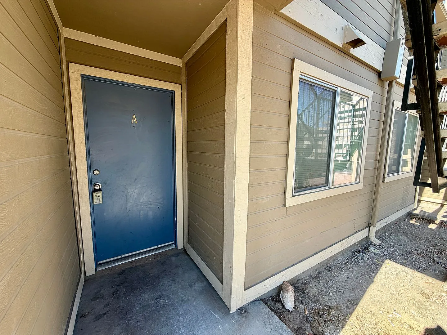 2704 Aarondavid Dr — Photo 2