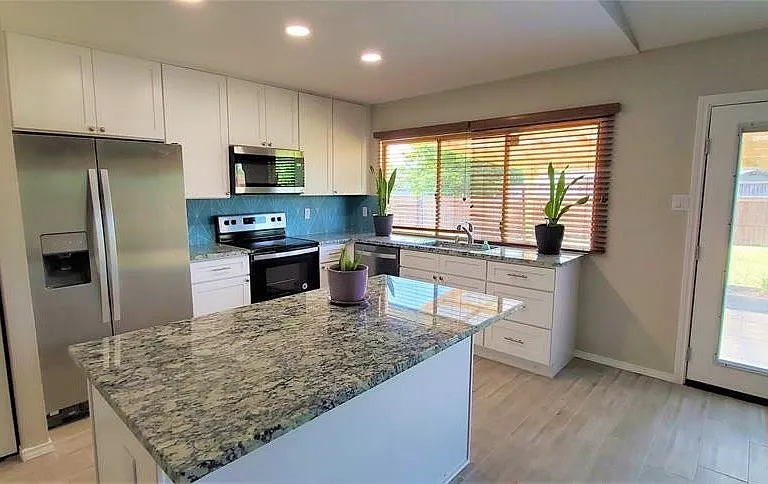 3107 Falkland Rd — Photo 8