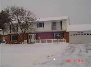 718 N Frost Dr, Saginaw, MI