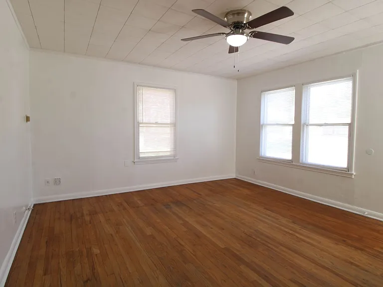 306 Overhill Dr — Photo 5