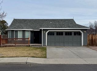 957 NW Redwood Pl, Redmond, OR 97756