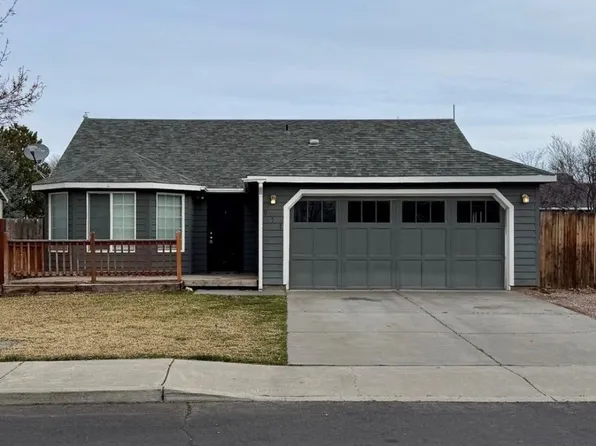 957 NW Redwood Pl, Redmond, OR 97756
