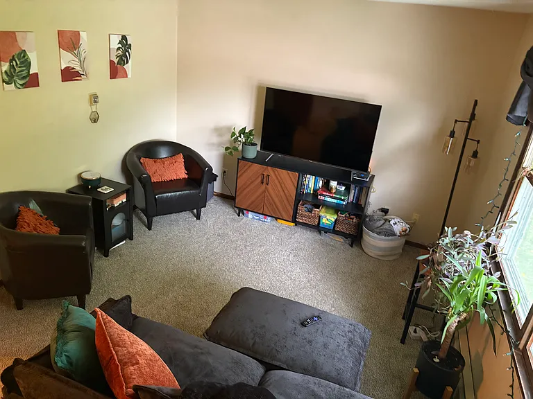 3209 Princeton Ct — Photo 3