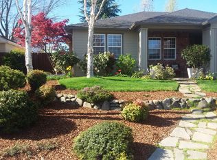 1949 Woodside Dr, Medford, OR 97501