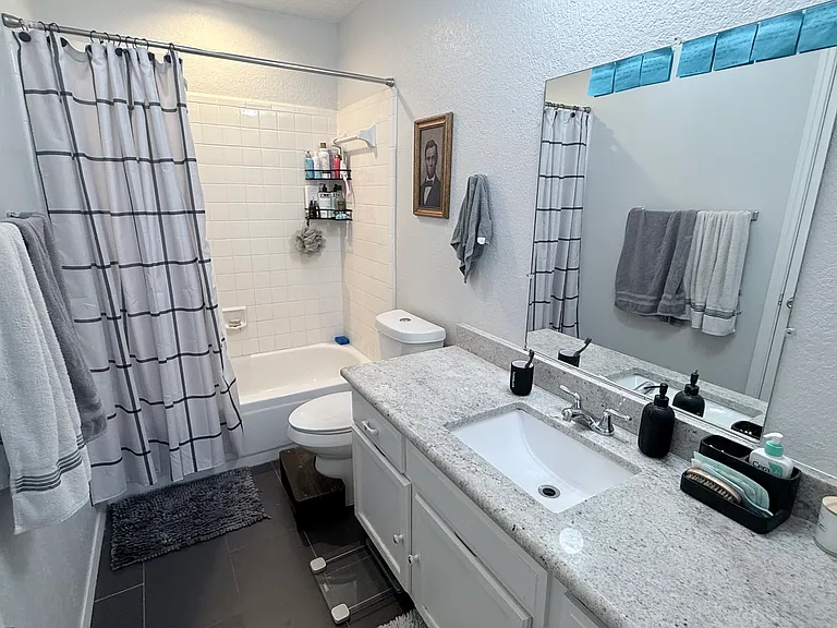 573 Grace Ln — Photo 6