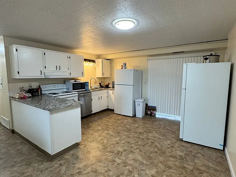 6407 Harvey Dr #B — Photo 10