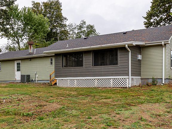 2nd image of 102 S Vandiver Avenue